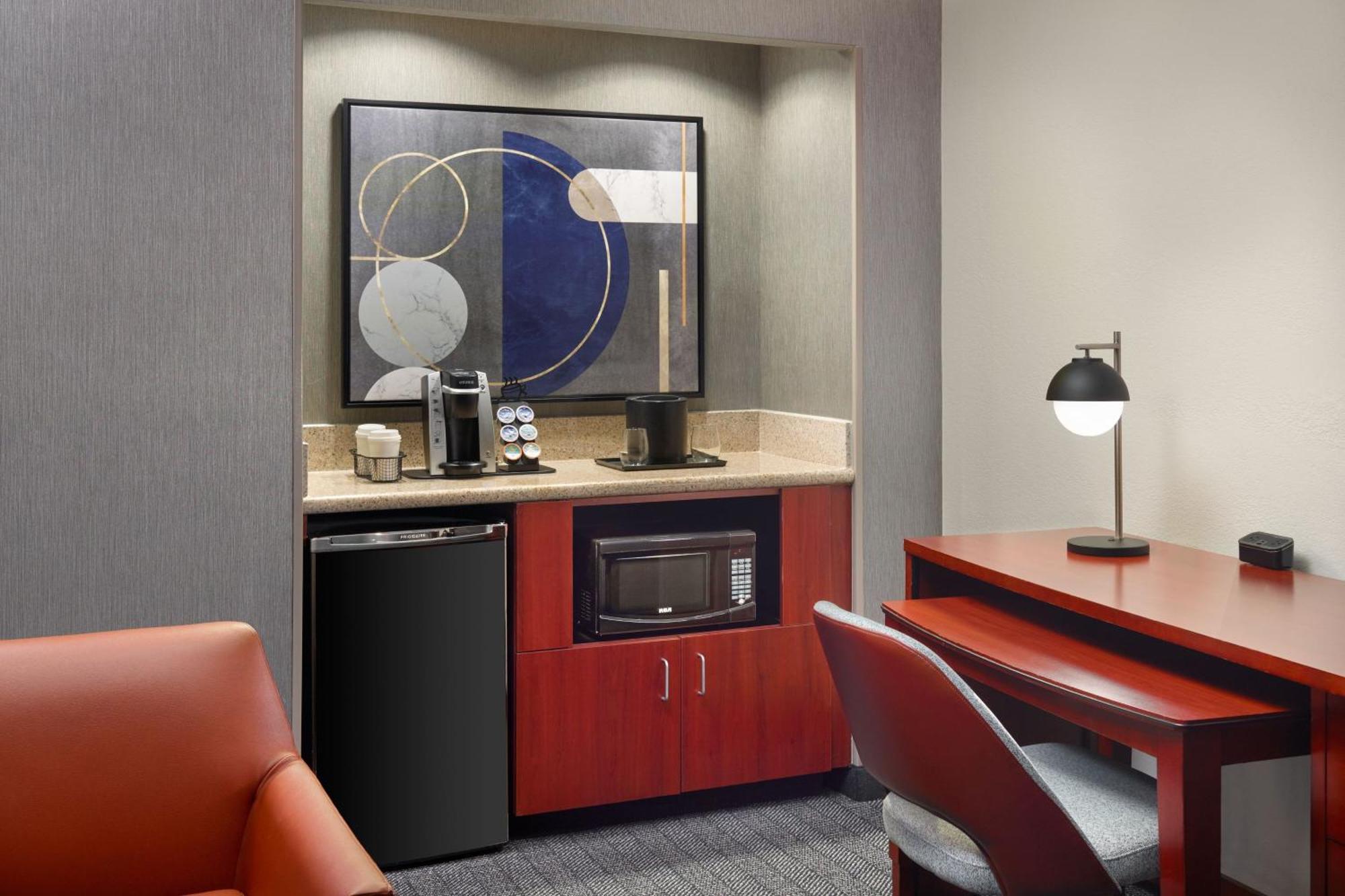 Courtyard By Marriott Charlottesville Buitenkant foto