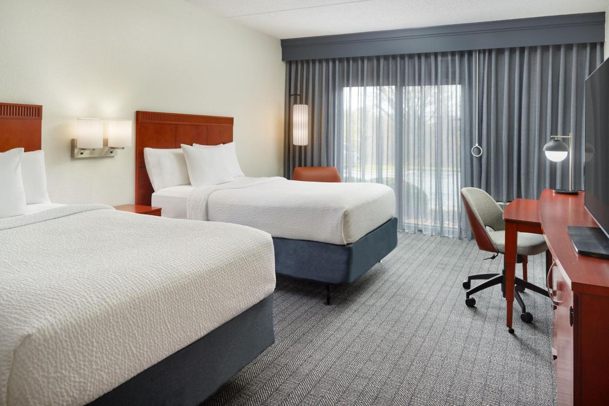 Courtyard By Marriott Charlottesville Buitenkant foto