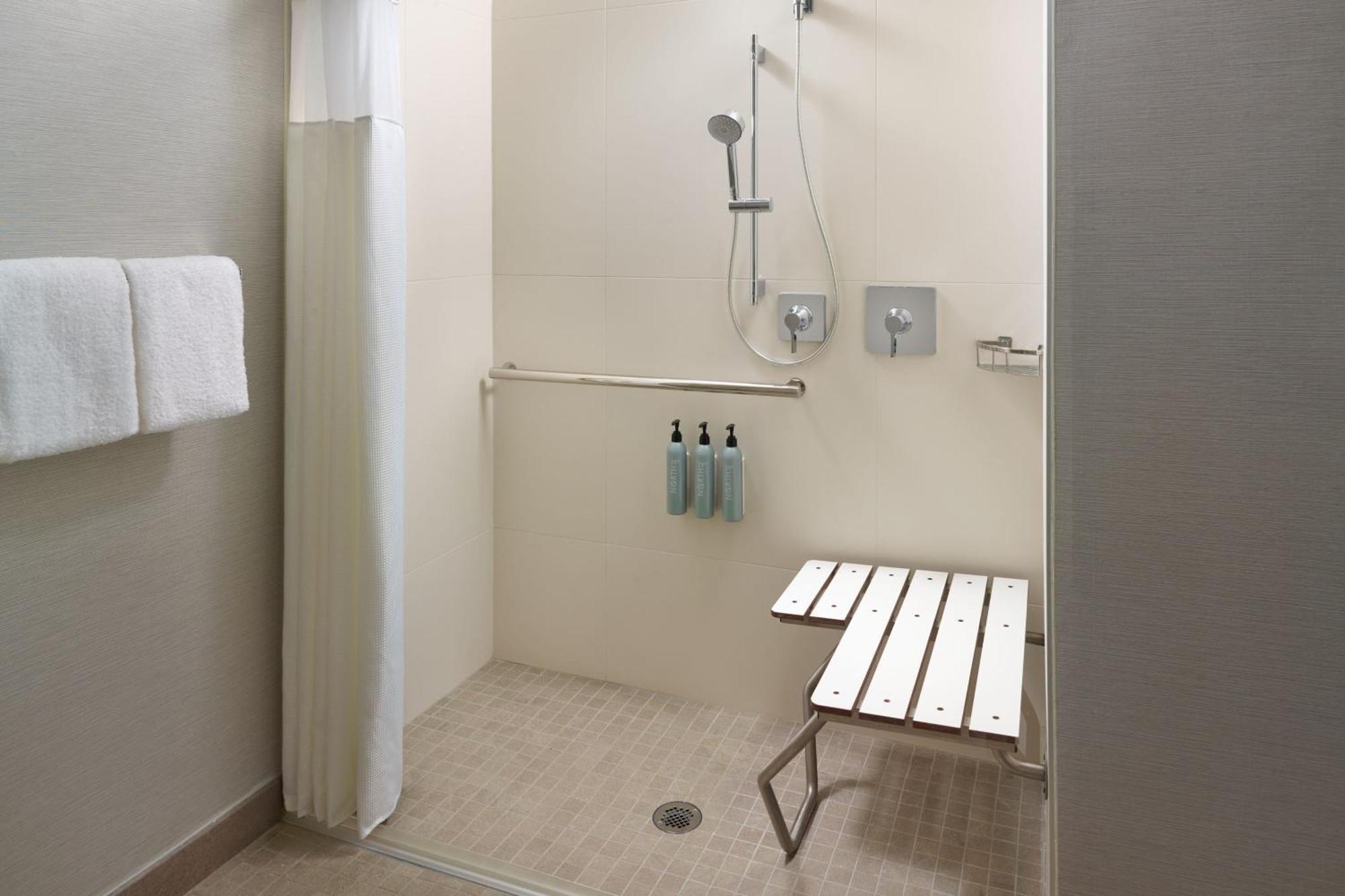 Courtyard By Marriott Charlottesville Buitenkant foto