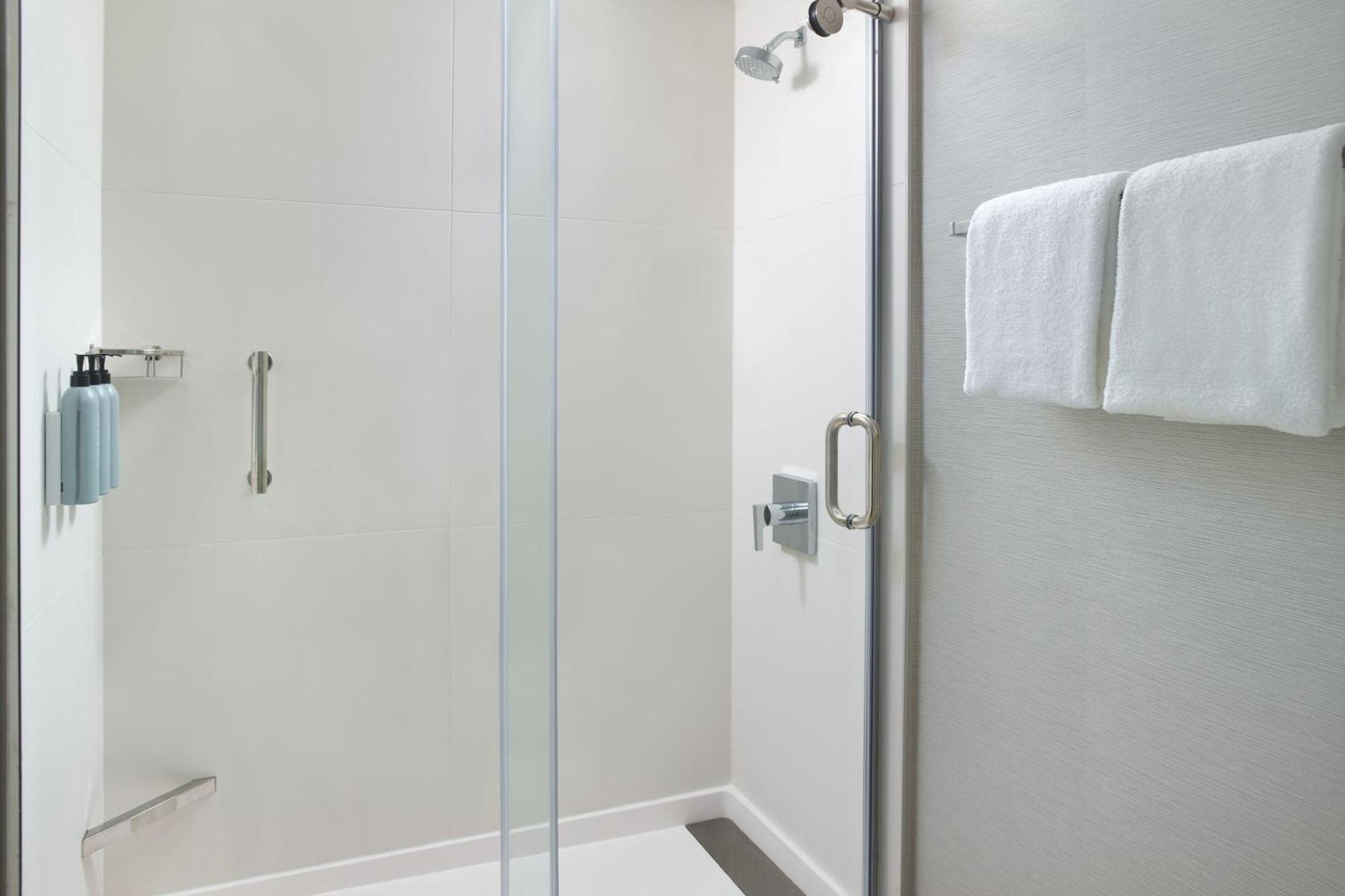 Courtyard By Marriott Charlottesville Buitenkant foto