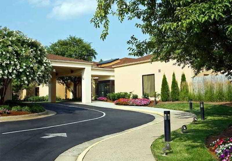 Courtyard By Marriott Charlottesville Buitenkant foto