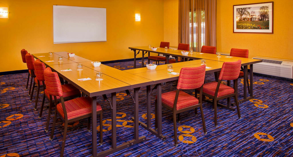 Courtyard By Marriott Charlottesville Buitenkant foto